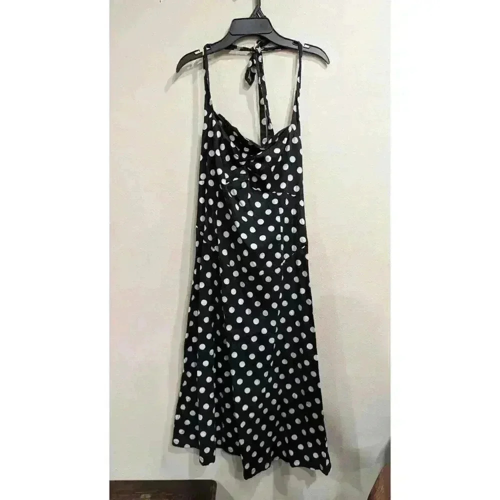 Woman's casual halter style black and white polka dot dress by Chic Star size 40